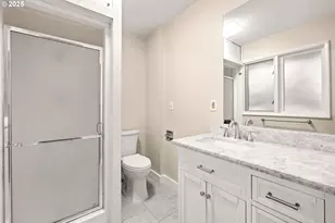 910 York Rd, Lake Oswego, OR 97034 - Photo 12