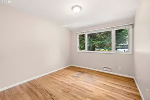 910 York Rd, Lake Oswego, OR 97034 - Photo 16