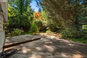 910 York Rd, Lake Oswego, OR 97034 - Photo 24