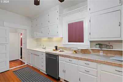 5415 NE 14th Pl, Portland, OR 97211 - Photo 8