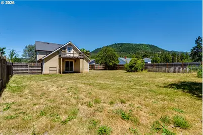 220 E Main St, Lowell, OR 97452 - Photo 36