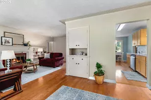 3200 Clemmons Dr, Hood River, OR 97031 - Photo 8