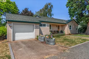 3200 Clemmons Dr, Hood River, OR 97031 - Photo 2