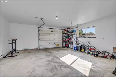 20923 NE Filbert St, Aurora, OR 97002 - Photo 36