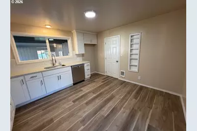 415 Moreland Ave, Drain, OR 97435 - Photo 14