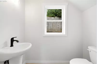 520 S Buxton St, Troutdale, OR 97060 - Photo 10