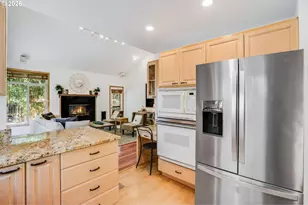 2439 SW Idaho St, Portland, OR 97239 - Photo 8