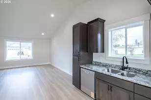 4410 Knotty Pne Ct, Sweet Home, OR 97386 - Photo 18