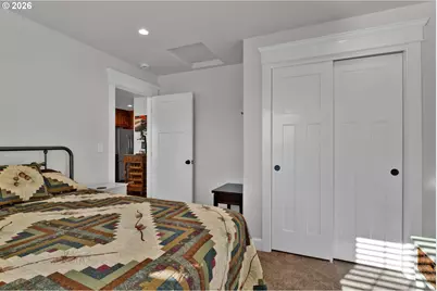 290 Harbor St, Florence, OR 97439 - Photo 38