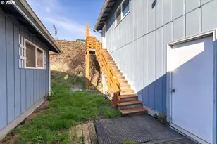 536 18th St, Myrtle Point, OR 97458 - Photo 24