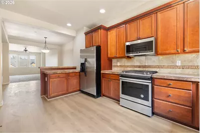 10012 SE Old Town Ct, Happy Valley, OR 97086 - Photo 6
