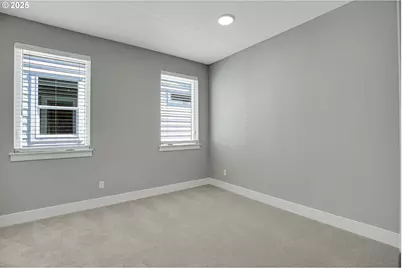 16473 NW Liberty St, Portland, OR 97229 - Photo 32