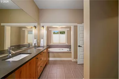 2015 Landaggard Dr, Salem, OR 97304 - Photo 24
