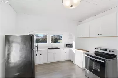 109 E Isabella St, Lebanon, OR 97355 - Photo 12
