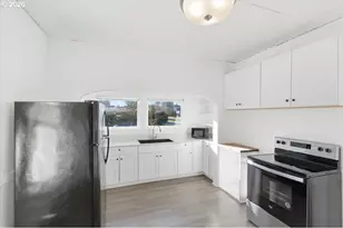 109 E Isabella St, Lebanon, OR 97355 - Photo 12