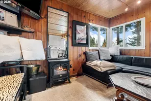 710 Highline Dr, Hood River, OR 97031 - Photo 16