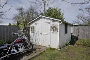 538 Lochaven Ave, Springfield, OR 97477 - Photo 32