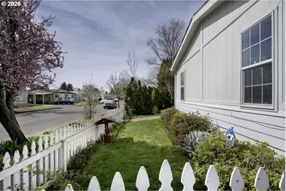 538 Lochaven Ave, Springfield, OR 97477 - Photo 6