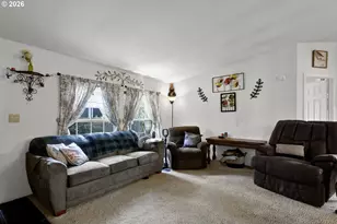 538 Lochaven Ave, Springfield, OR 97477 - Photo 8