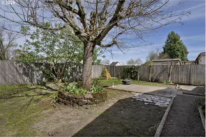 538 Lochaven Ave, Springfield, OR 97477 - Photo 34