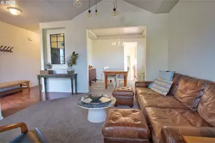 2727 N Crater Ln, Newberg, OR 97132 - Photo 8