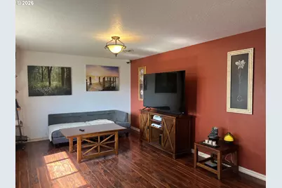 131 SE 3rd Ave, Milton-Freewater, OR 97862 - Photo 4