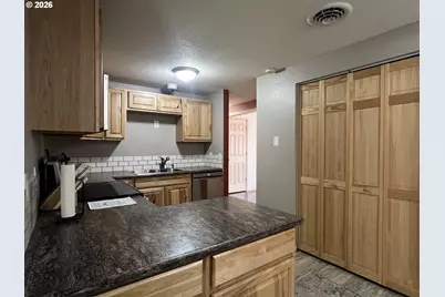 131 SE 3rd Ave, Milton-Freewater, OR 97862 - Photo 10