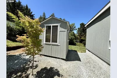 1003 Arburnia St, Myrtle Creek, OR 97457 - Photo 10