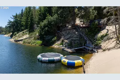 70298 Highway 101, North Bend, OR 97459 - Photo 18