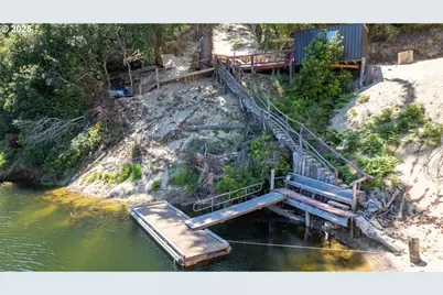 70298 Highway 101, North Bend, OR 97459 - Photo 22