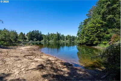 70298 Highway 101, North Bend, OR 97459 - Photo 30