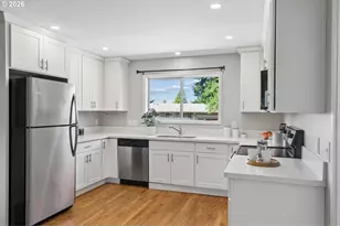 14150 NE Eugene Ct, Portland, OR 97230 - Photo 12