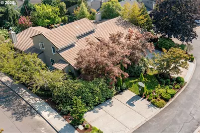 11330 SW Lynnvale Dr, Portland, OR 97225 - Photo 2