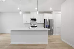 3739 SW 40th St, Gresham, OR 97080 - Photo 2