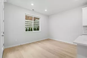 3739 SW 40th St, Gresham, OR 97080 - Photo 6