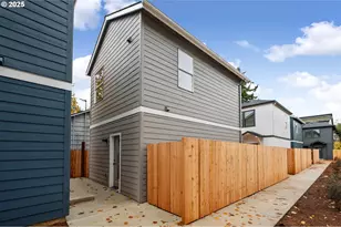 12096 SE Market St, Portland, OR 97216 - Photo 12