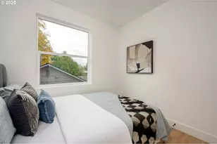 12096 SE Market St, Portland, OR 97216 - Photo 10