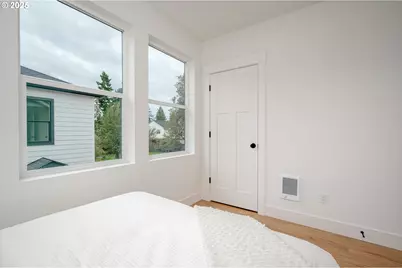 12096 SE Market St, Portland, OR 97216 - Photo 8