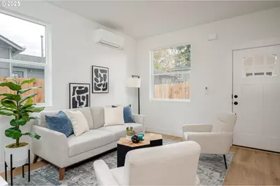 12096 SE Market St, Portland, OR 97216 - Photo 2