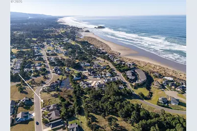 2674 Lincoln Ave SW, Bandon, OR 97411 - Photo 4