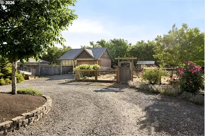 2043 NE Chehalem Dr, Newberg, OR 97132 - Photo 40