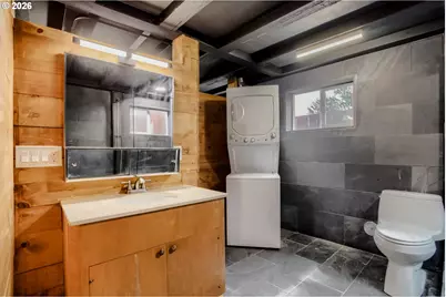 8738 NE Humboldt St, Portland, OR 97220 - Photo 24