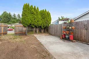 2243 NW Norman Ave, Gresham, OR 97030 - Photo 44