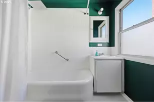 632 SE Peacock Ln, Portland, OR 97214 - Photo 20