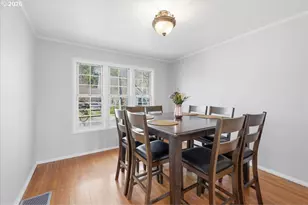 632 SE Peacock Ln, Portland, OR 97214 - Photo 8