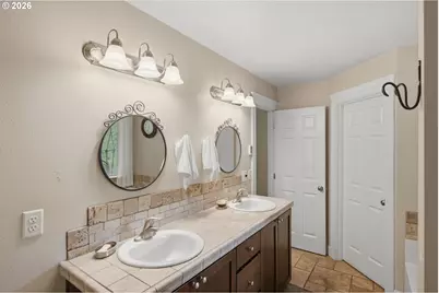 94134 Vanelsberg Ln, Coos Bay, OR 97420 - Photo 16