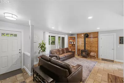 94134 Vanelsberg Ln, Coos Bay, OR 97420 - Photo 4