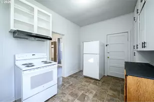 131 NE 2nd St, Willamina, OR 97396 - Photo 12