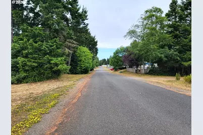 24313 Gile Pl, Ocean Park, WA 98640 - Photo 2