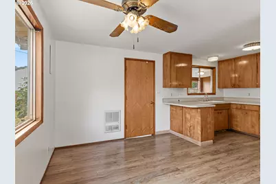 3714 C St, Washougal, WA 98671 - Photo 8